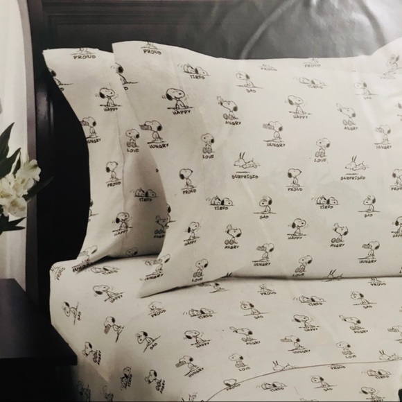 Berkshire Bedding Snoopy Queen Sheet Set Poshmark